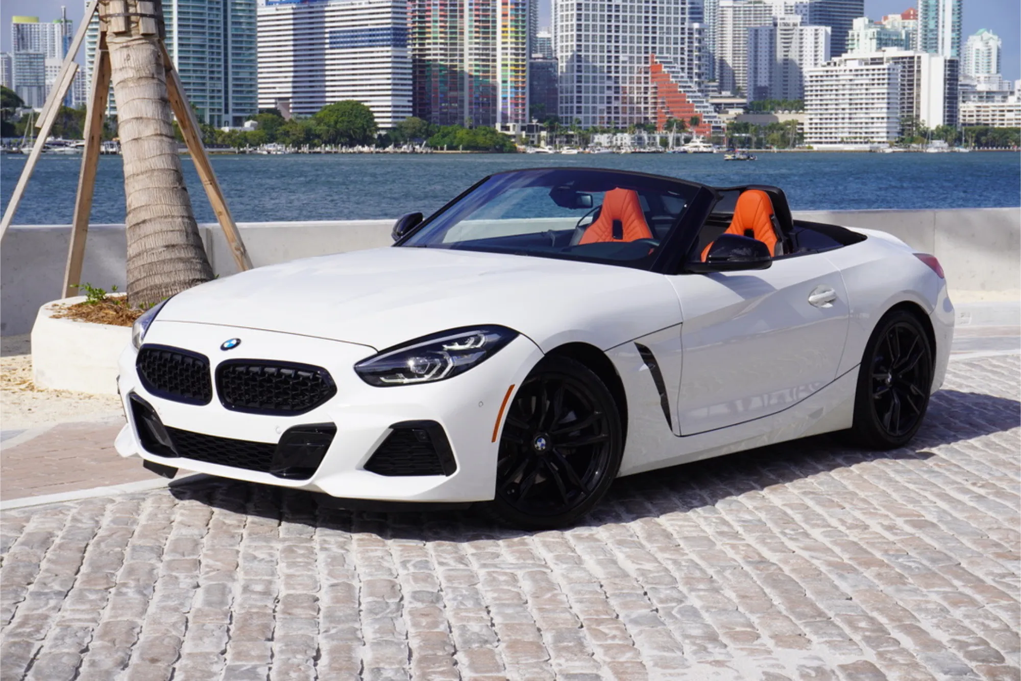 BMW Z4 gallery view