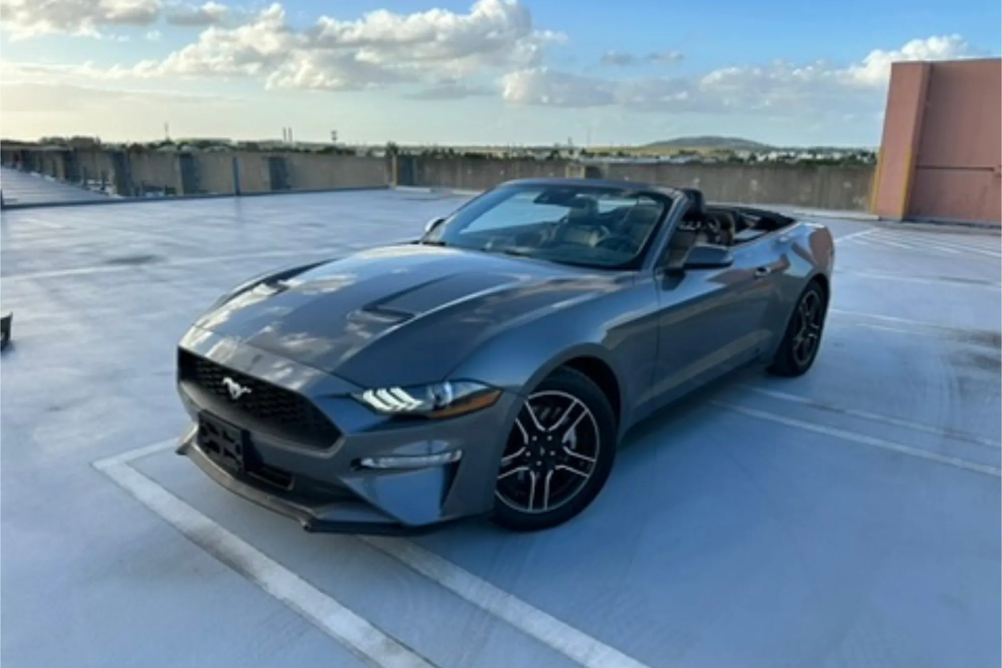 Ford Mustang gallery view