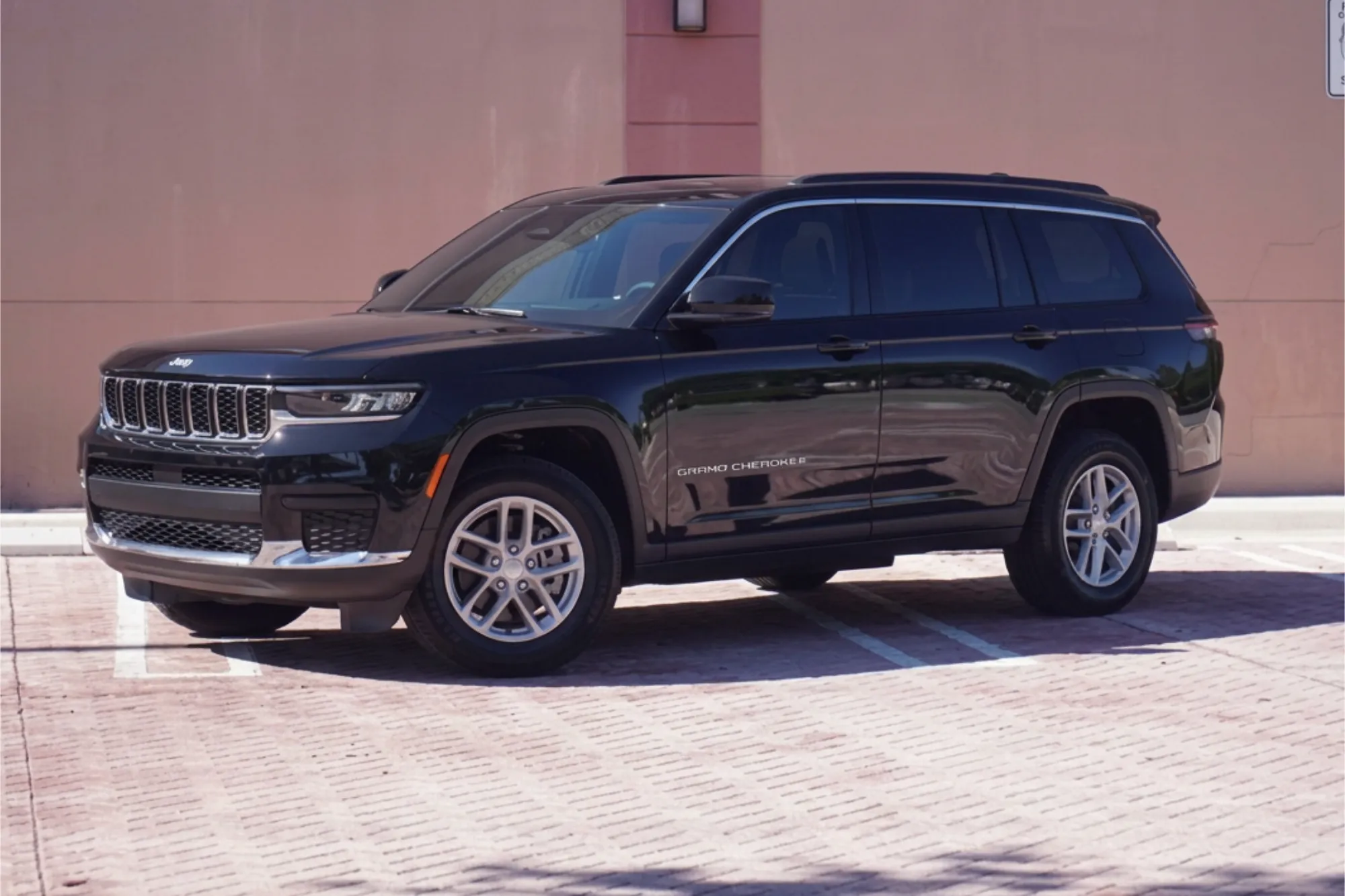 Jeep Cherokee gallery view