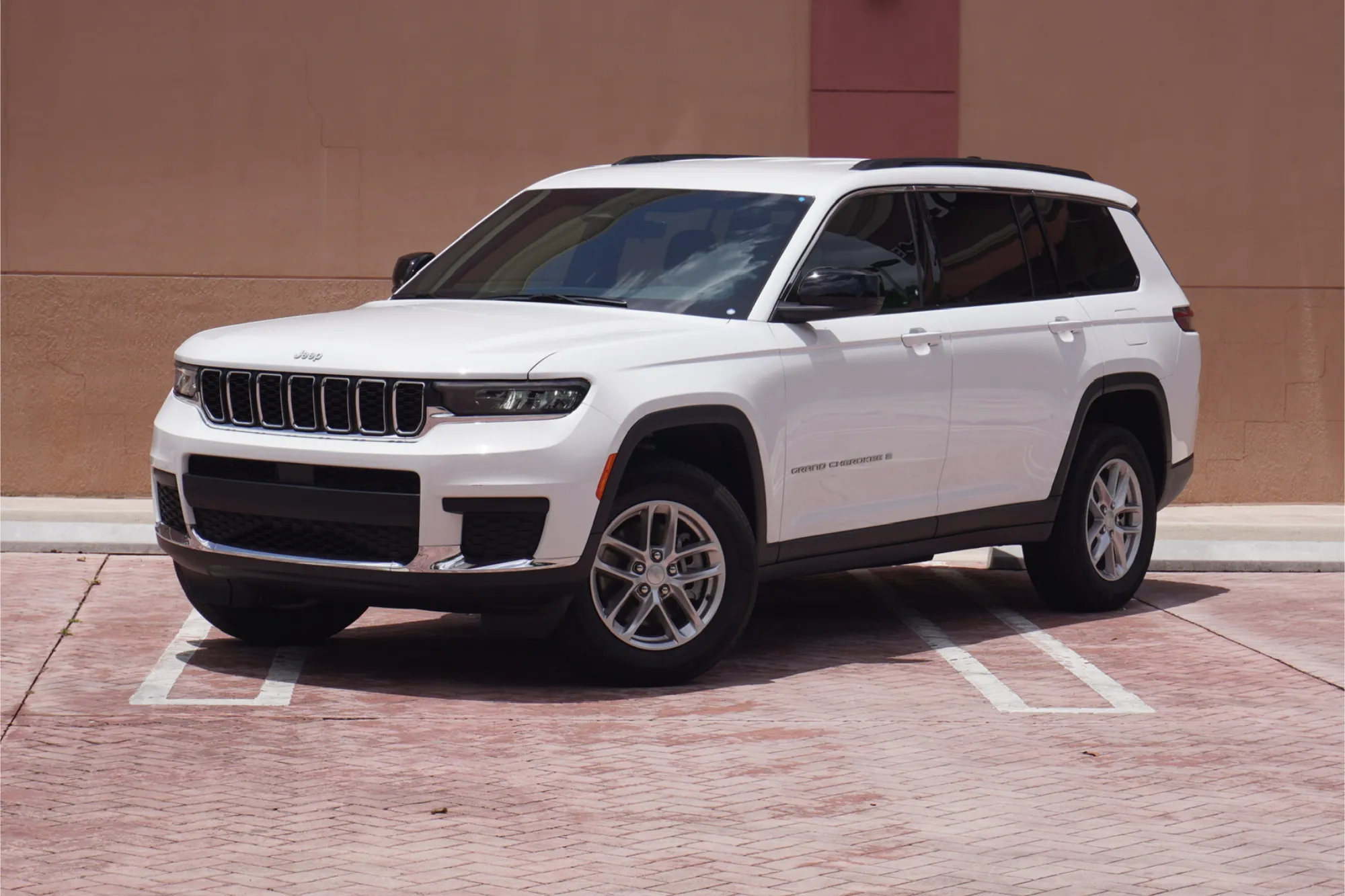 Jeep Cherokee gallery view